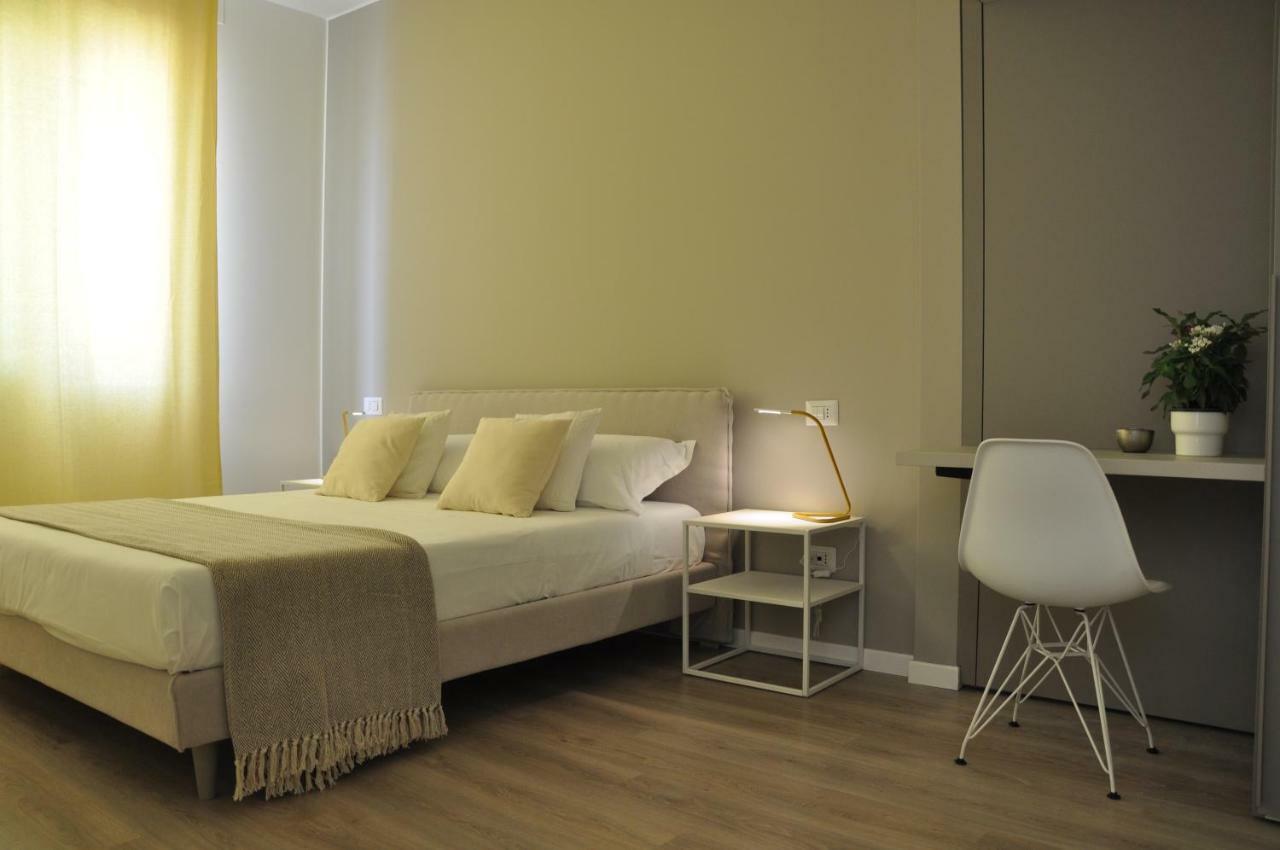 Nicola'S Apartments Бари Экстерьер фото