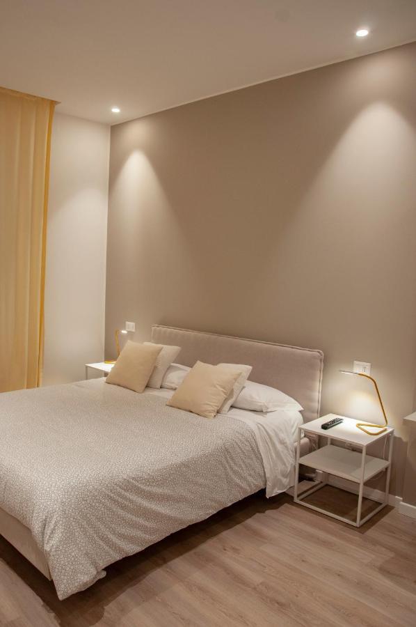 Nicola'S Apartments Бари Экстерьер фото